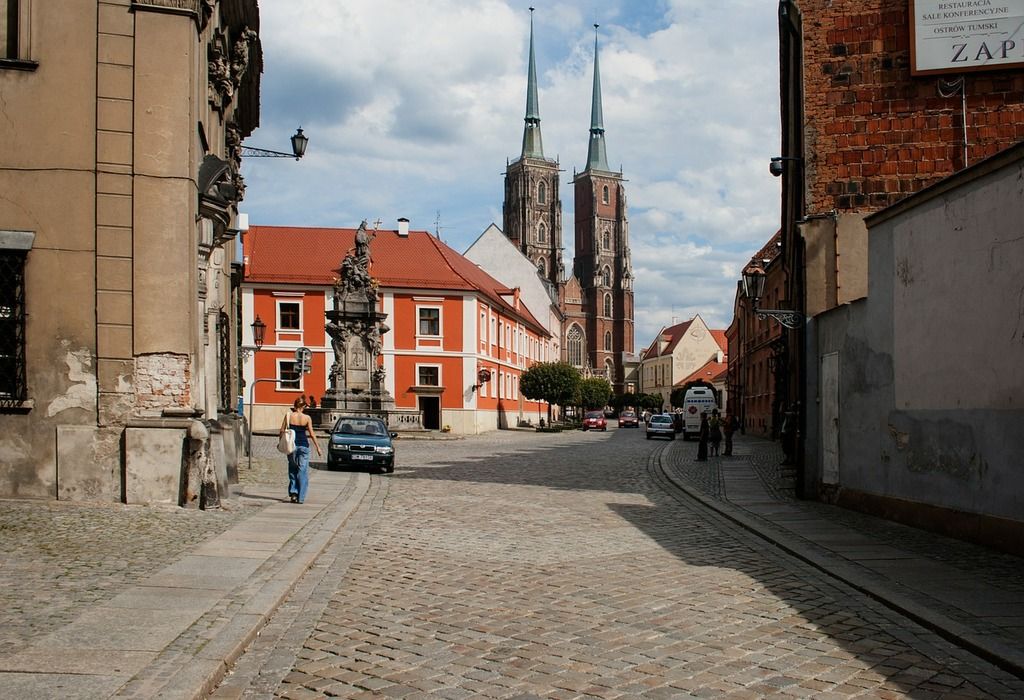 Obrazek posiada pusty atrybut alt; plik o nazwie wroclaw-poland-wroclaw-religion-6d2089-1024.jpg